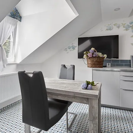 Apartment Apart House Plesia *